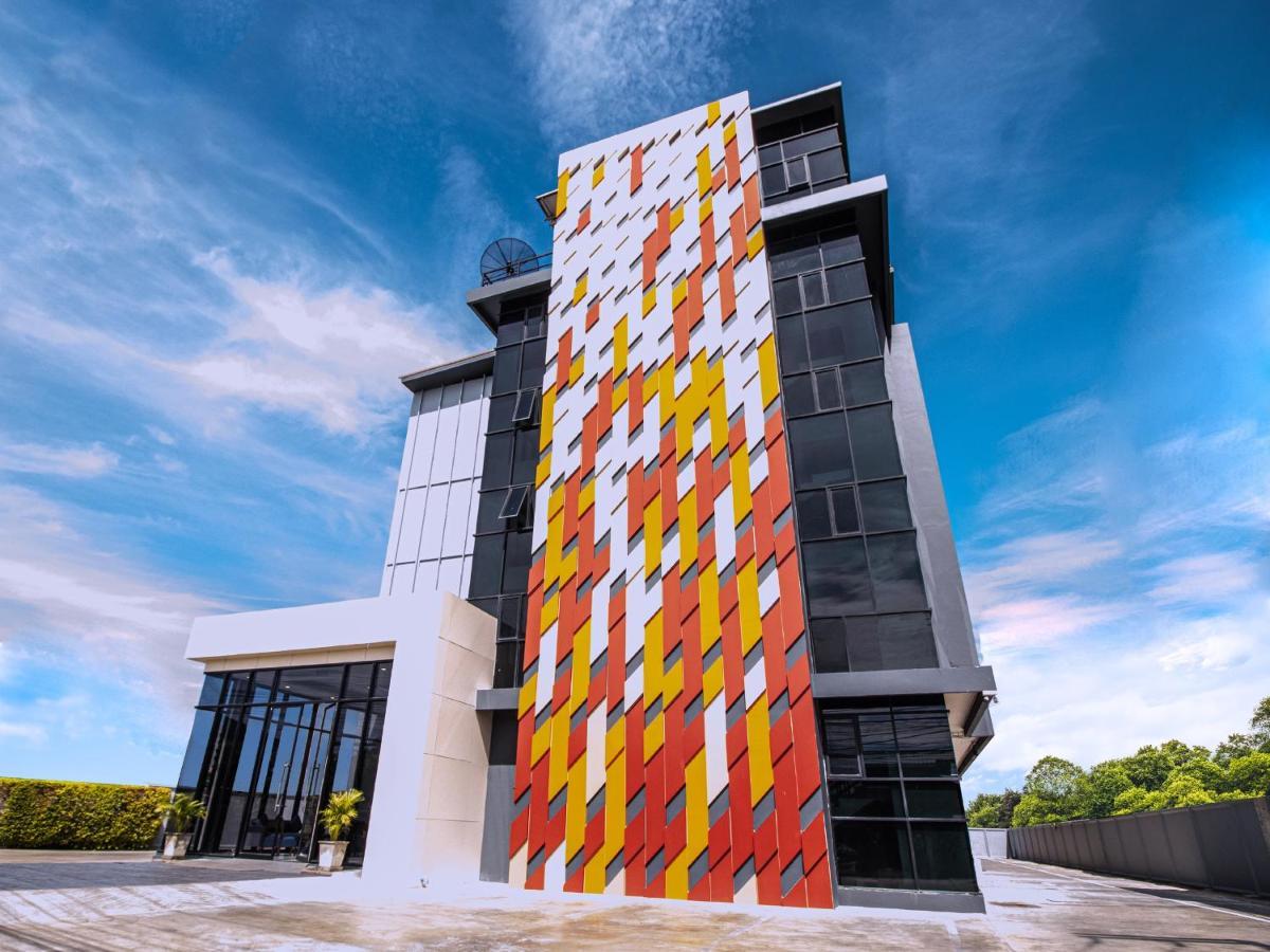 Fortune D Hotel Phitsanulok Exteriör bild