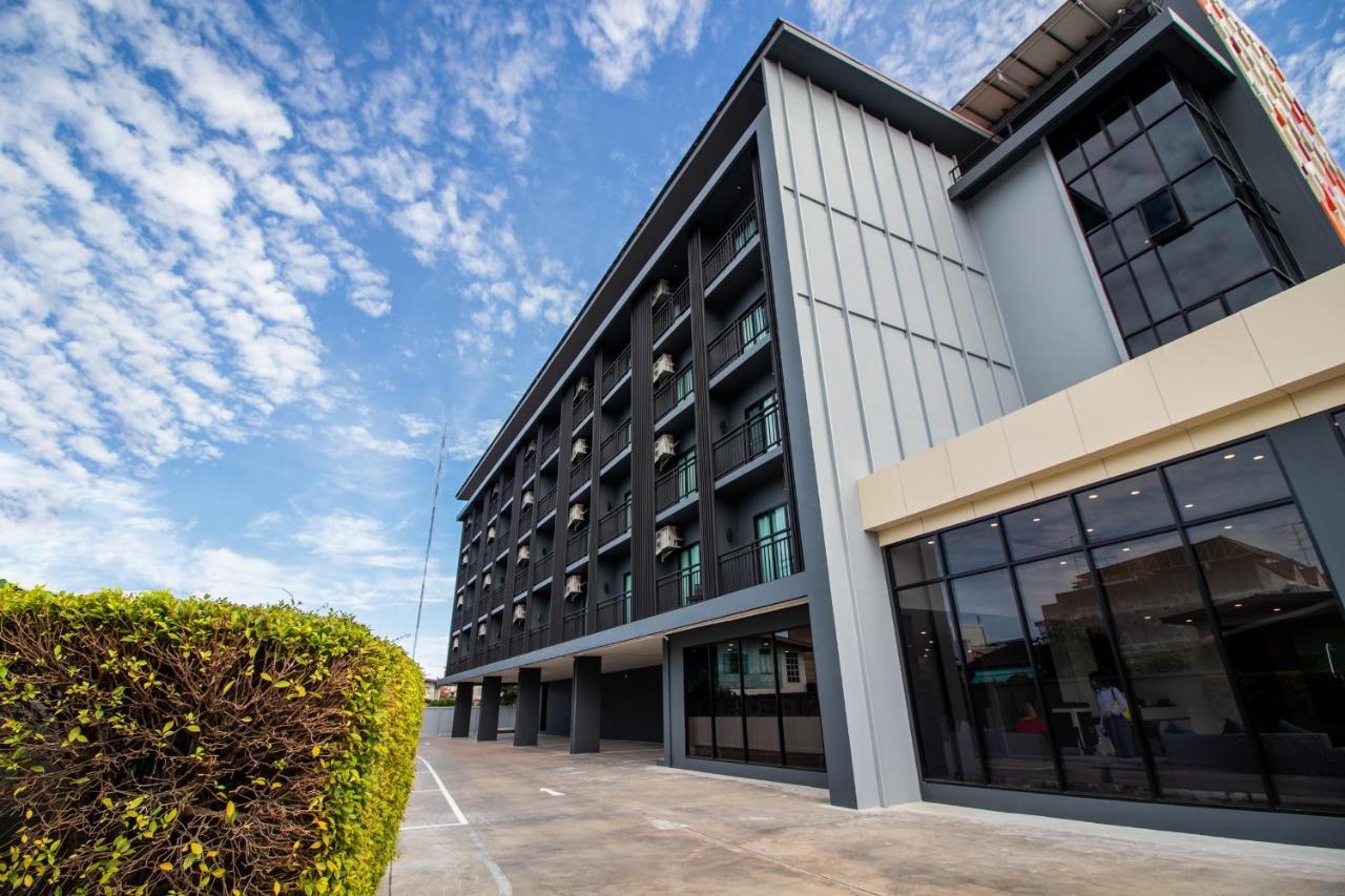 Fortune D Hotel Phitsanulok Exteriör bild